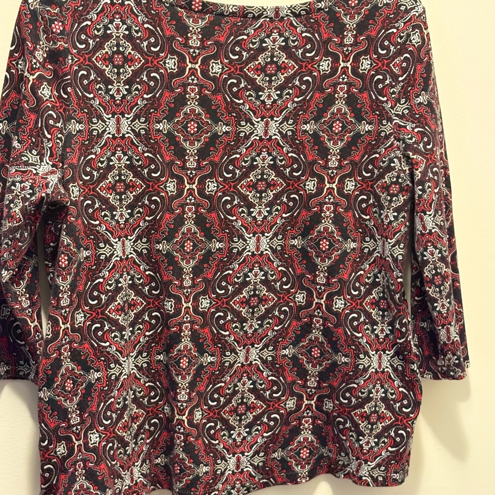 Charming Charlie Burgundy and Black Paisley Top 3/4 sleeve nice with jeans - Picture 3 of 6